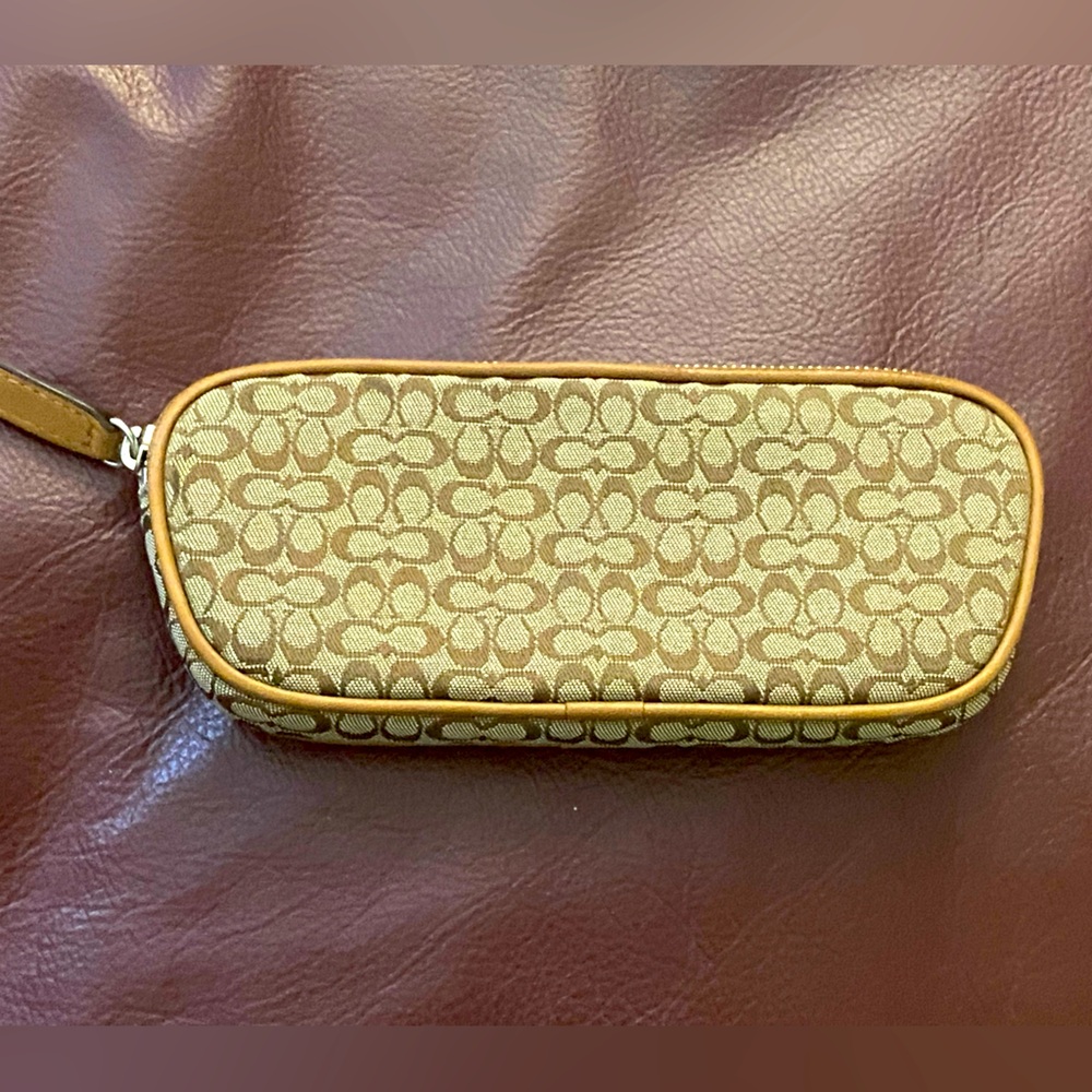 COACH Eyeglasses/Sunglasses/Makeup Zippered Case-Like NEW Perfect Condition